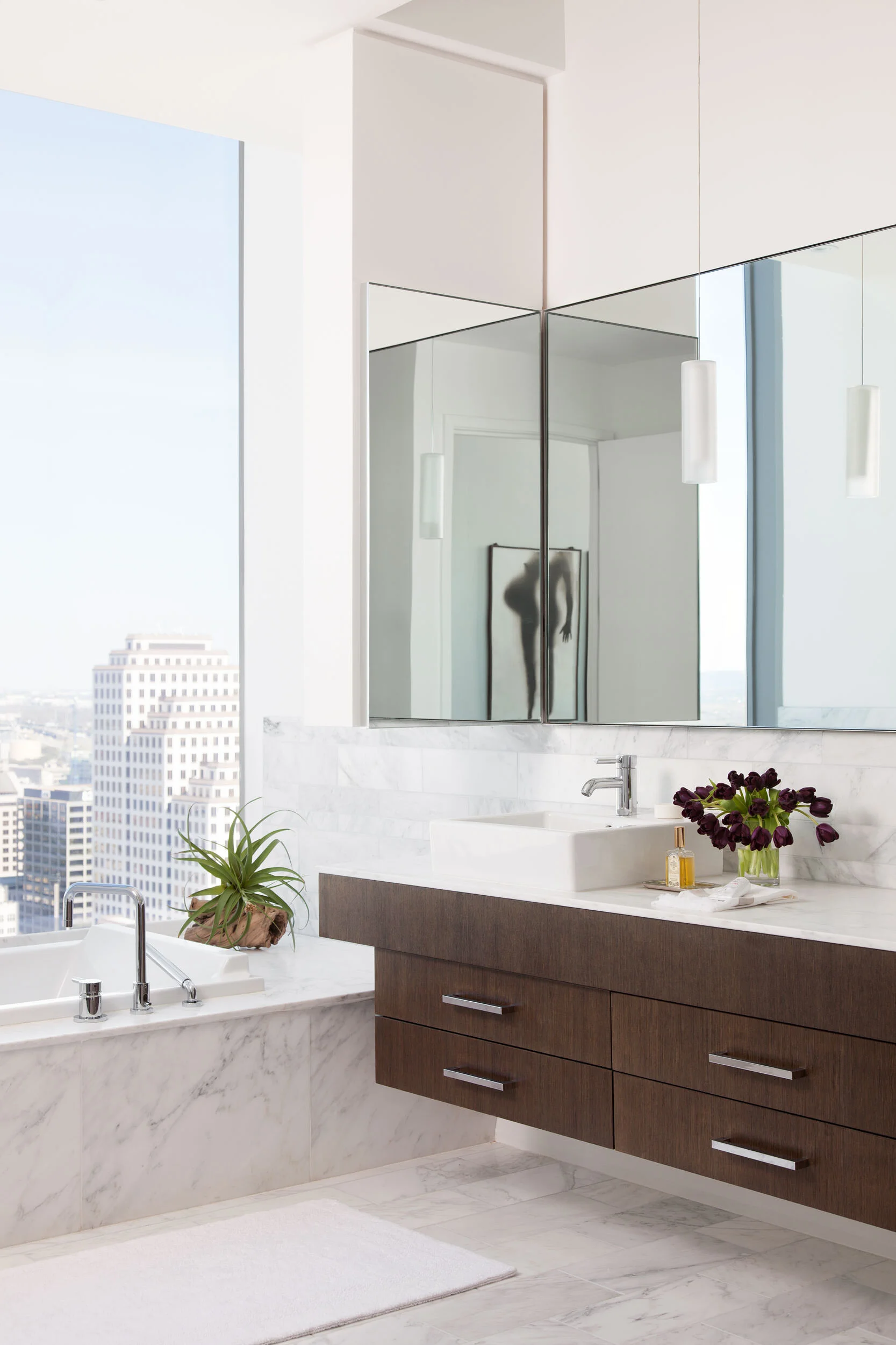 Home World Design — Cravotta Interiors Reimagines the Comforts of Home in an Austin High-Rise (18 of 18)