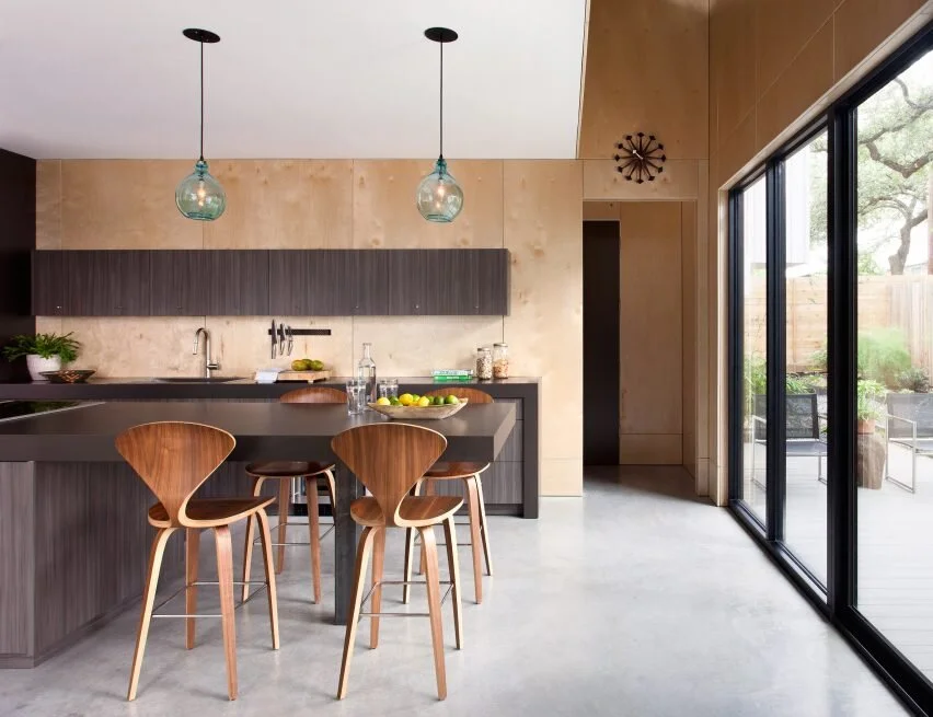 Dezeen — Vertical strips surround white Barcode House in Austin by Webber + Studio (2 of 12)