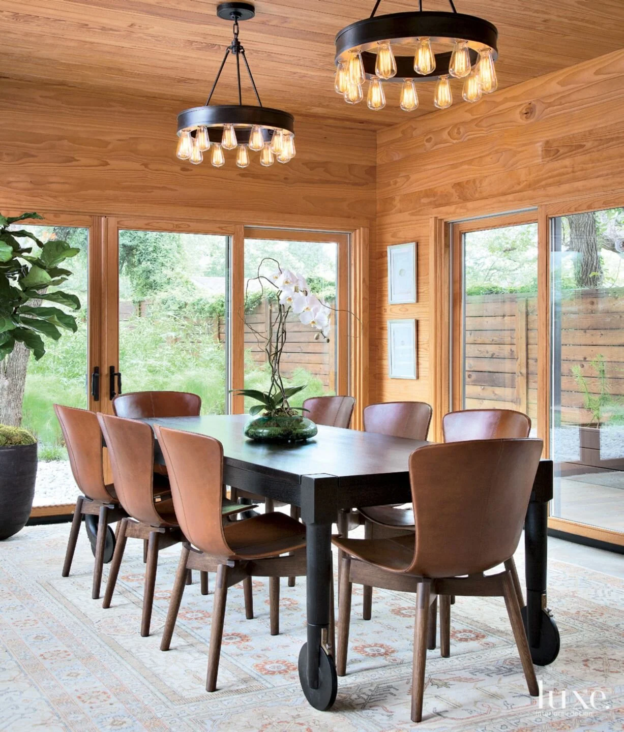 Luxe Interiors + Design — An Austin Sanctuary With an Earthy Palette (4 of 10)